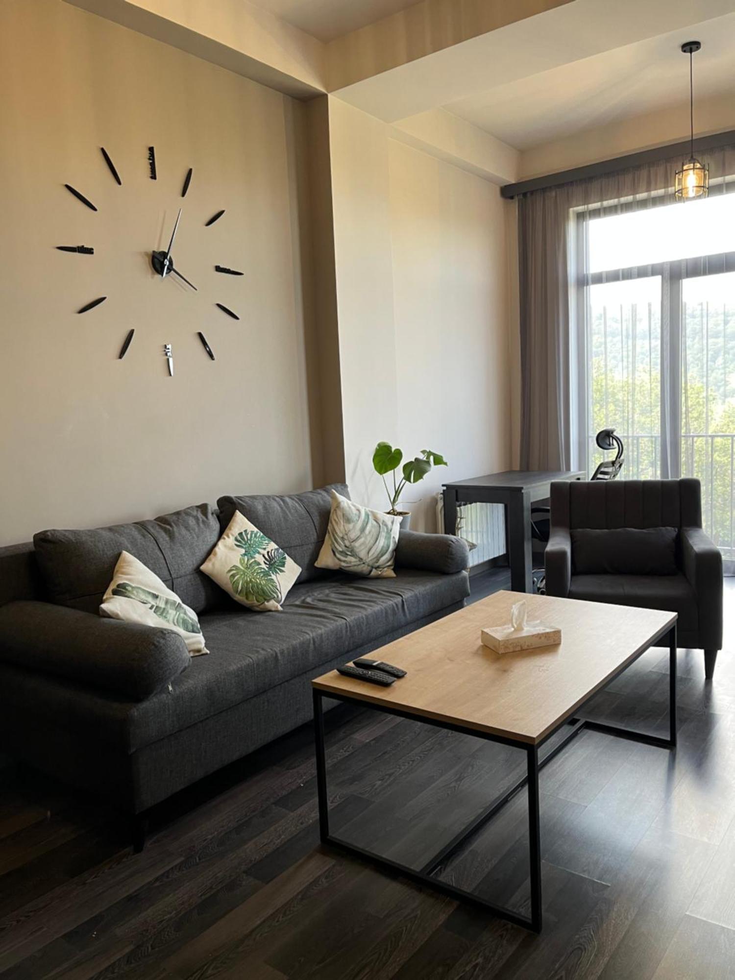 Monstera Leaf Appartment, Kechi House, ツァグカゾール エクステリア 写真